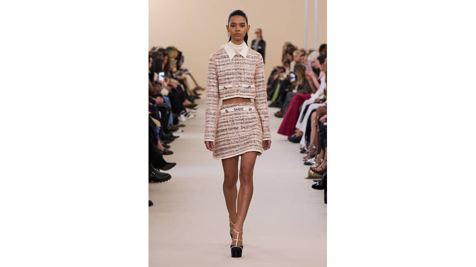 Показ женской коллекции Giambattista Valli 