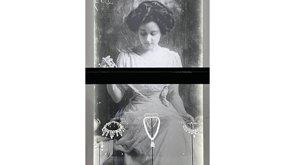 «Жемчужина» Франка Эжена (1865–1936) — фотография, оригинал которой хранится в Нью-Йорке в коллекции Metropolitan Museum of Art 
