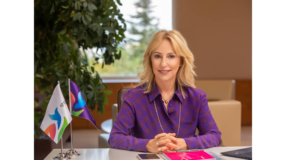 Эсин Гюрал 