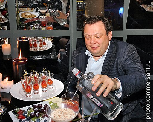 Глава «Альфа-групп» Михаил Фридман на церемонии вручения премии «Человек дождя» 
