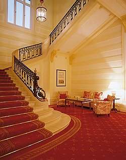Отель Villa Rothschild Kempinski 
