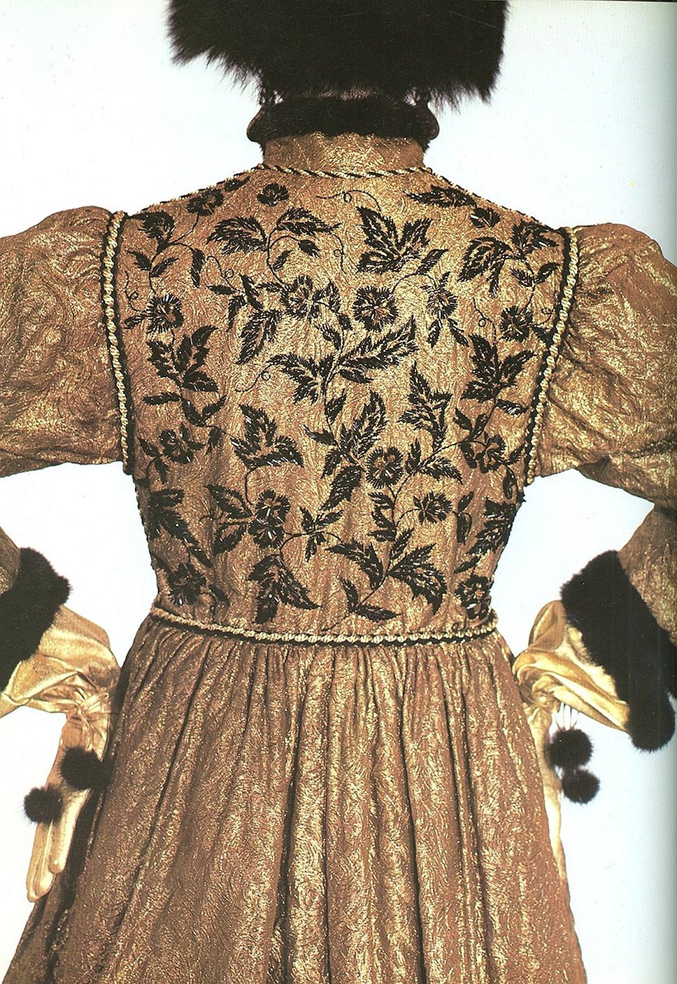 Yves Saint Laurent, "осень-зима 1976-1977" 