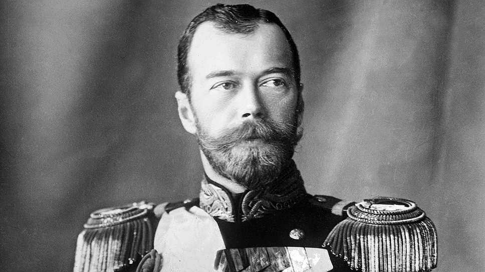 Клиентская карта Императора Николая II с заказами 1909 года и замок, созданный в 1890 году Жоржем Виттоном. К замку, состоявшему из 5 частей, прилагался один ключ, открывавший все принадлежавшие Николаю II изделия марки