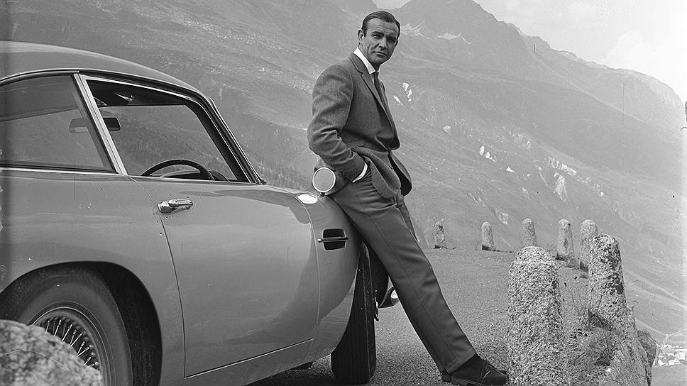 Aston Martin DB5 и Шон Коннери на съемках фильма "Голдфингер", 1964 год