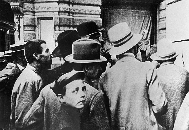 Чтение приказа о мобилизации в Москве, 19 июля 1914 года 