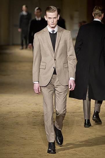 Женская коллекция Corneliani «Осень Зима 2014/15»