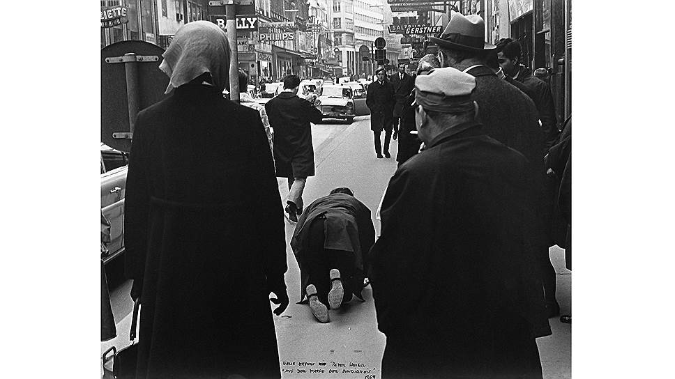 Петер Вайбель, Вали Экспорт. «Из собачьего портфолио», 1968 год