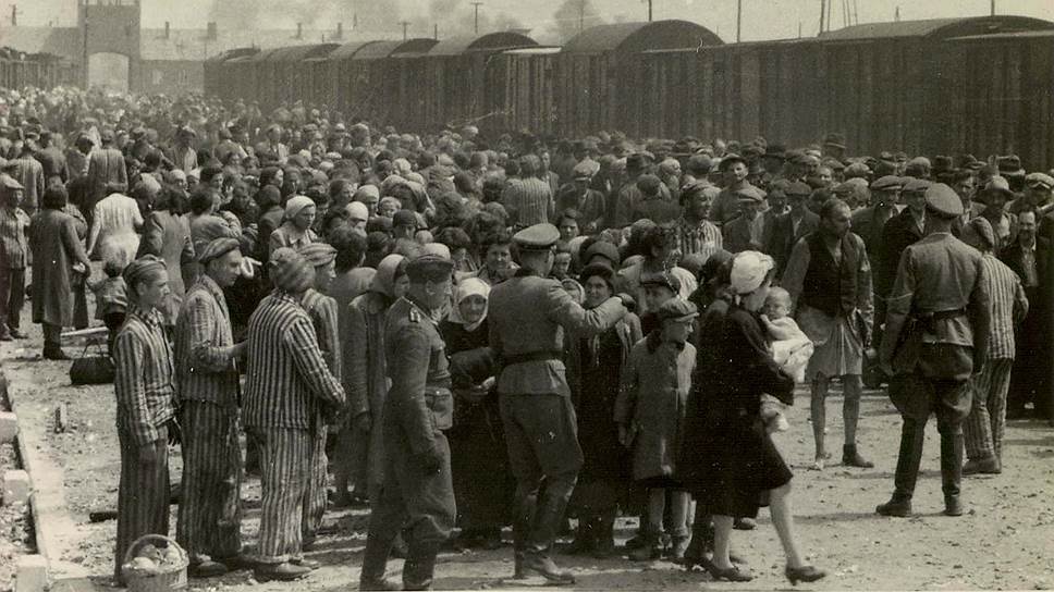 Прибытие евреев из Карпатской Руси в Освенцим. Май 1944 года 