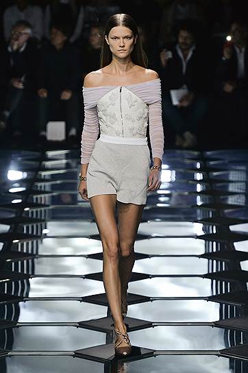 Женская коллекця Balenciaga «весна-лето 2015»