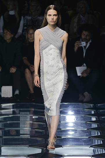 Женская коллекця Balenciaga «весна-лето 2015»