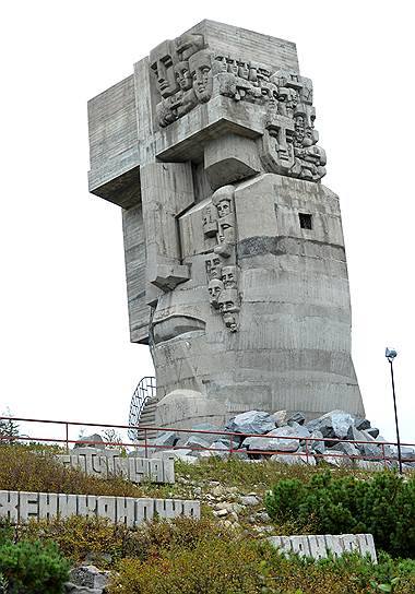 «Маска скорби», 1996 год