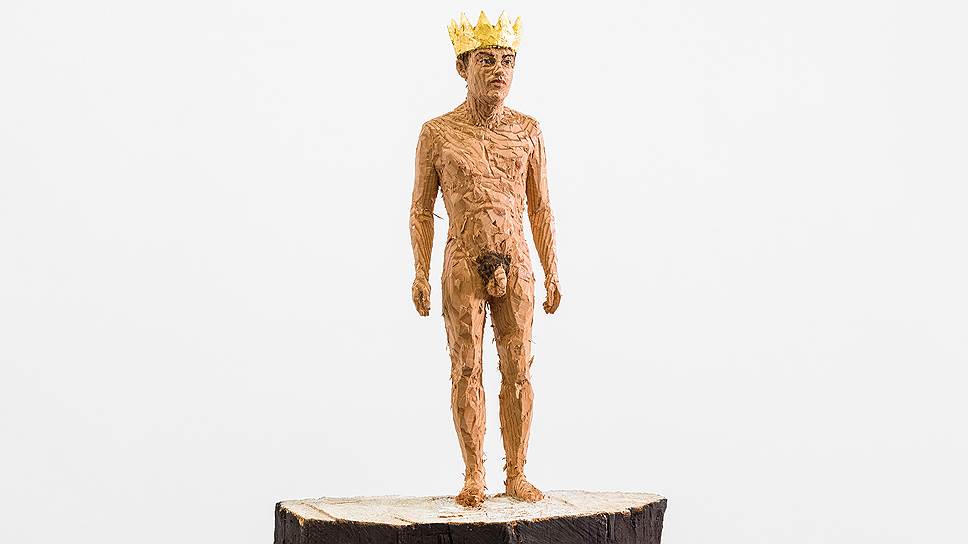 «Обнаженный мужчина в золотой короне», 2015 год