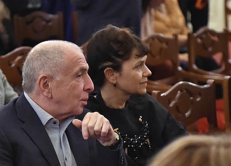 Бизнесмен Илья Клебанов и директор ГМИИ Марина Лошак на представлении оперы "Симон Бокканегра" театра "Ла Скала" в Большом театре в рамках фестиваля искусств "Черешневый лес"
