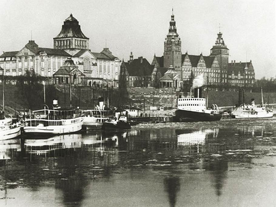 Пристань Штеттина, на которую прибыли пароходы «Обербургомистр Хакен» и «Пруссия» 