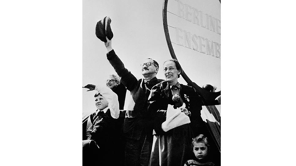 Бертольт Брехт и Елена Вайгель, начало 1950-х