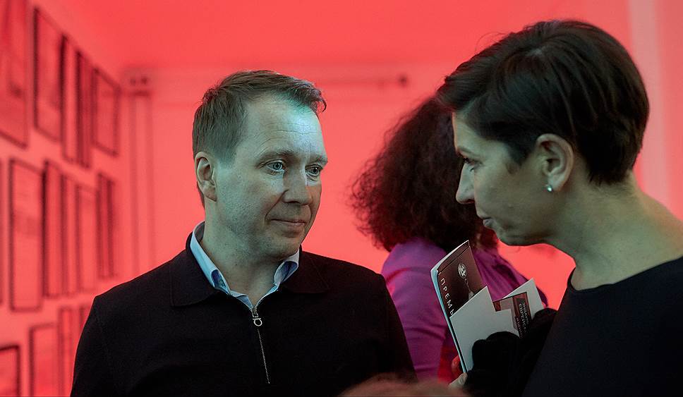 Актер Евгений Миронов и генеральный директор медиахолдинга "Дождь" Наталья Синдеева на вечере эндаумент-фонда Еврейского музея в Театре на Таганке
