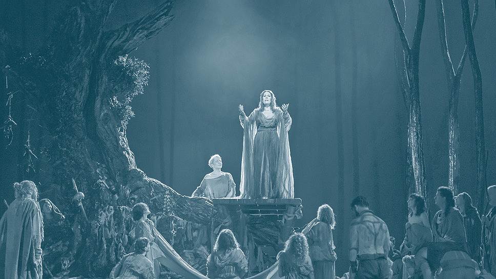 «Норма». Режиссер Дэвид Маквикар, Метрополитен-опера, 2017