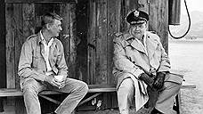 Майк Николс (слева) и Орсон Уэллс на съемках 