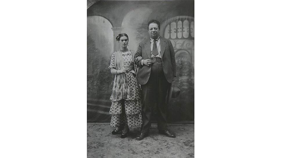 Фрида Кало и Диего Ривера в день своей свадьбы, 21 августа 1929 года