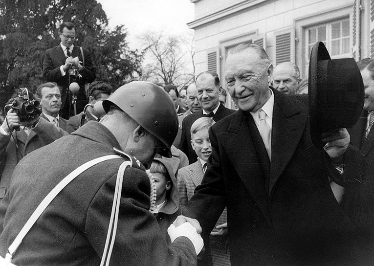 Конрад Аденауэр на концерте по случаю своего 82-летия, Бонн, 5 января 1958