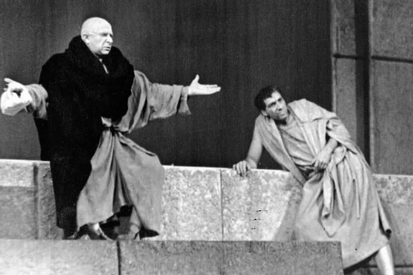Домициан — Евгений Лебедев, Дион — Сергей Юрский