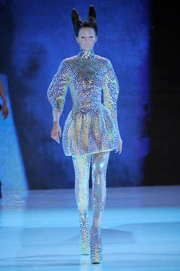 Alexander McQueen SS 10