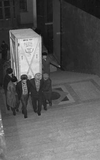 Ящик с экспонатами выставки «Сокровища Тутанхамона» в Пушкинском музее, 1973  