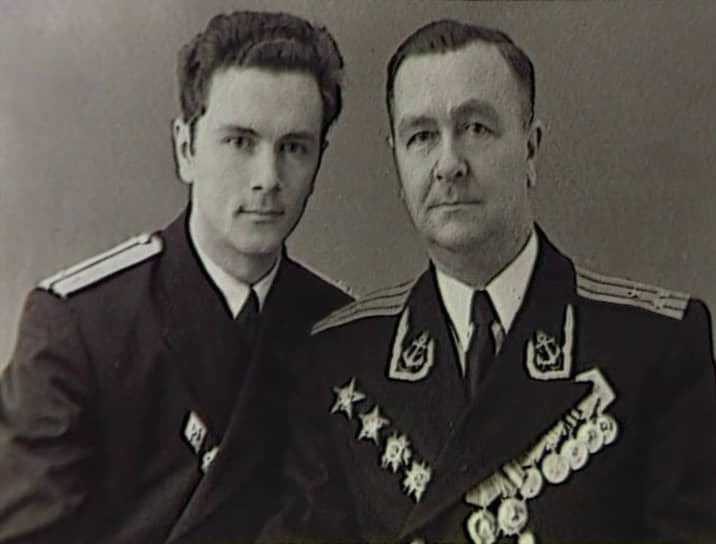 Валерий Саблин с отцом, начало 1960-х