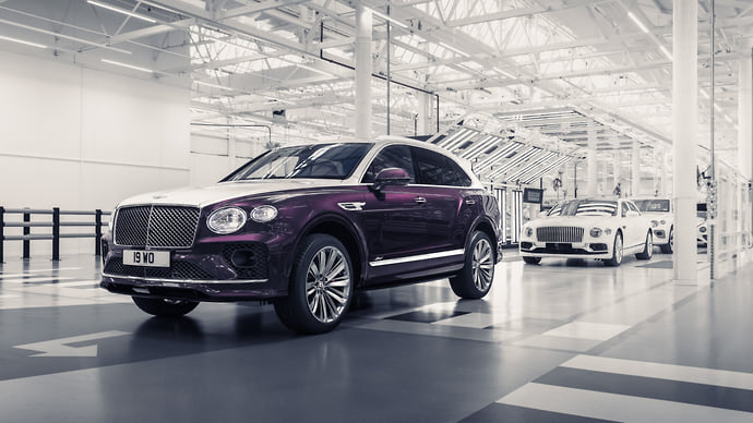 Bentley Bentayga Speed Russian Heritage и Porsche Taycan Cross Turismo