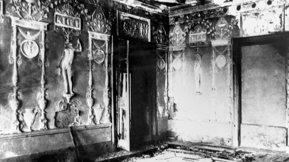 Екатерининский дворец в Царском Селе до реставрации, 1944–1945 