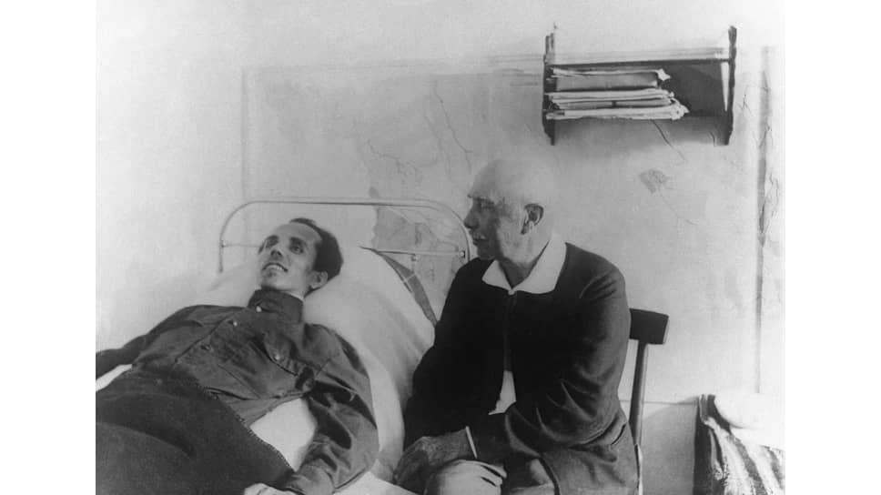 Николай Островский и Александр Серафимович, 1936