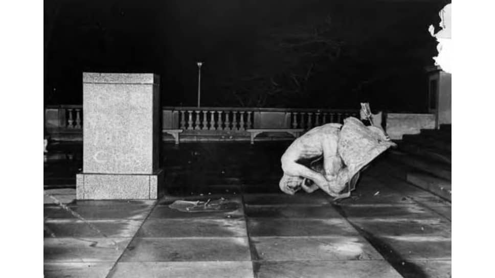 Двор Художественного музея Кливленда после взрыва, 24 марта 1970