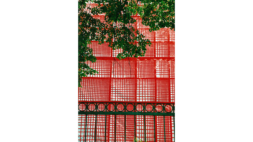 «Вид на город Н» (Нижний Новгород), 2003. Выставка «Александр Константинов. Дом из воздуха и линий» в ГЭС-2