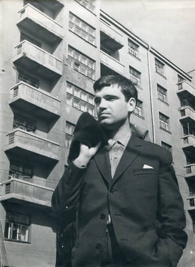 Геннадий Шпаликов на съемках фильма «Мне 20 лет», 1962 