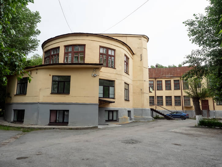 Дом-улитка в Городке юстиции в Екатеринбурге. Построен в 1930-е. Сейчас в нем гостиница 