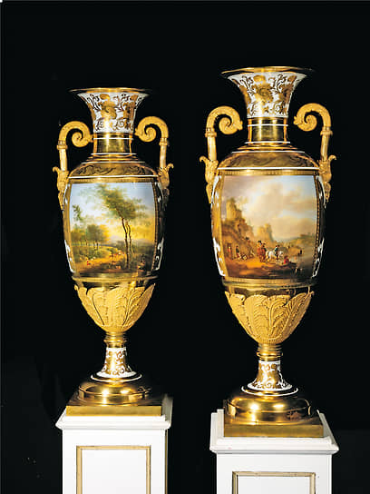Пара дворцовых ваз периода Николая I, Императорский фарфоровый завод вместо, 1844
