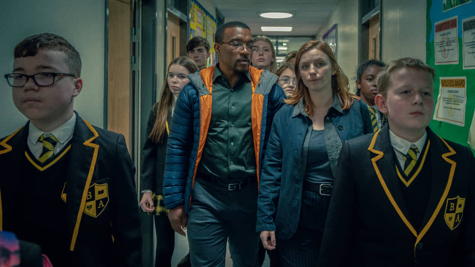 Кадр из сериала «Переходный возраст», режиссер Фил Барантини, 2025