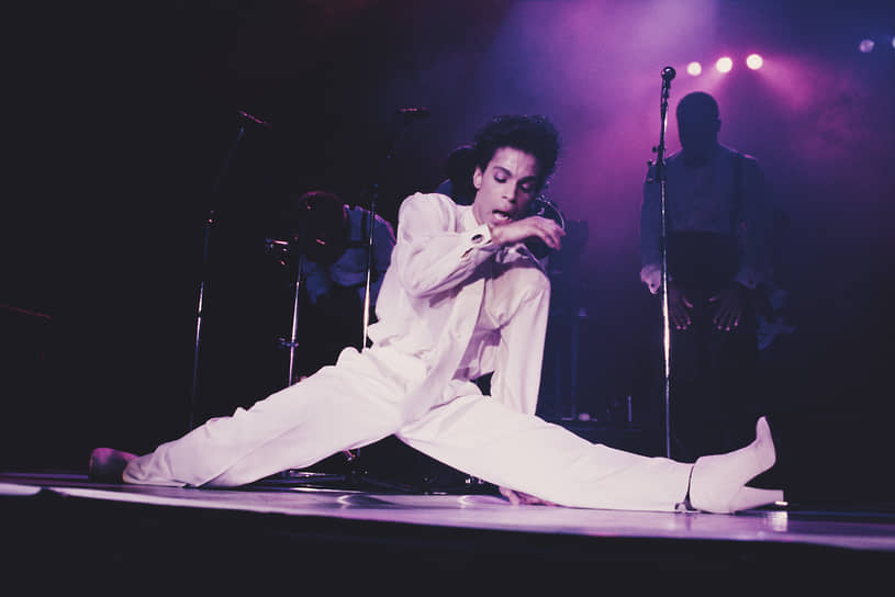Принс во время выступления на Wembley Arena, Лондон, 1986 
