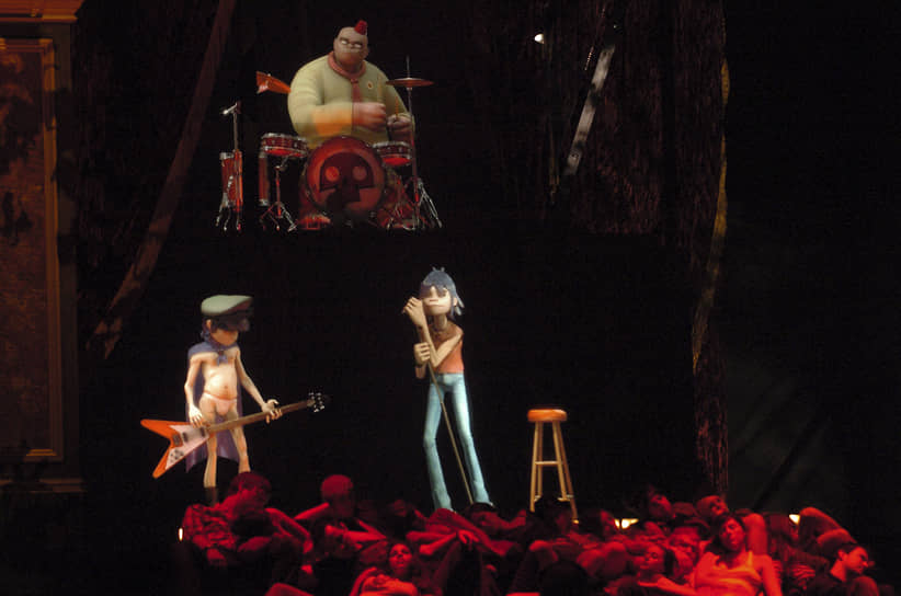 Gorillaz на сцене, февраль 2006 