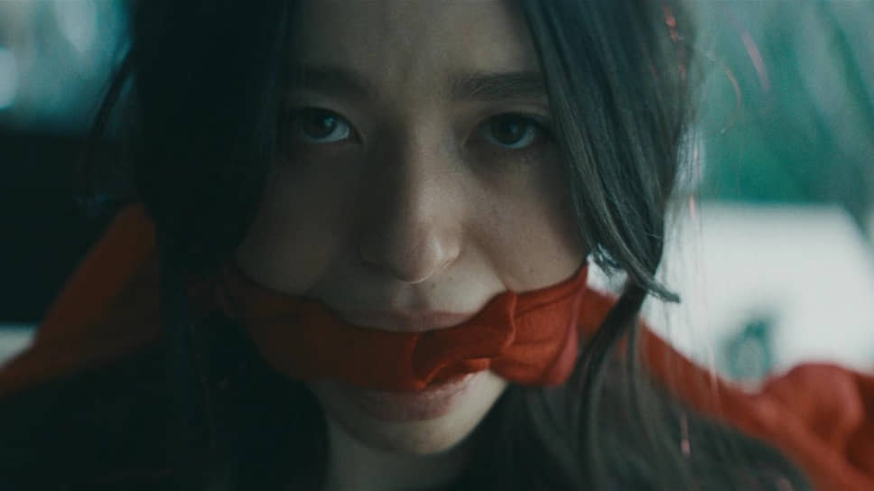 Кадр из фильма «Анора», режиссер Шон Бейкер, 2024