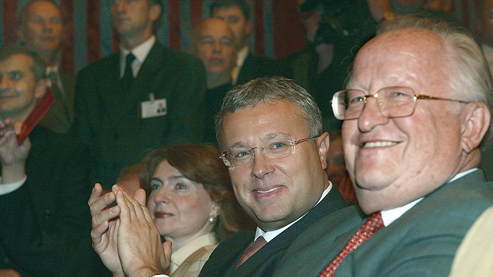 Видные места в списке «Родины» получили Наталья Нарочницкая (слева) и Виктор Геращенко (справа), теоретик и практик особого пути России, с которого в последний момент свернул Александр Лебедев (в центре)