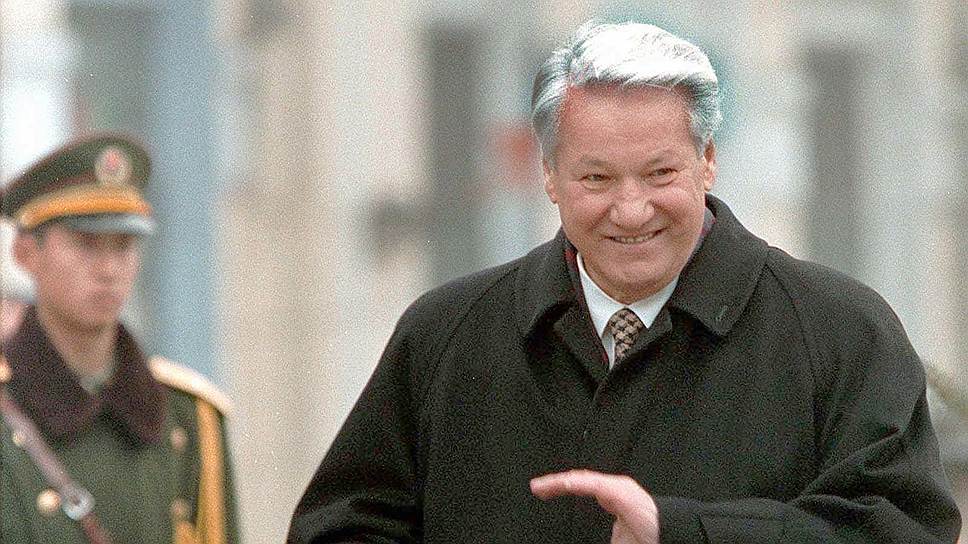 Информация о зарубежных поездках Бориса Ельцина в 1997-1998 годах проходила под грифом «улыбки разных широт»
