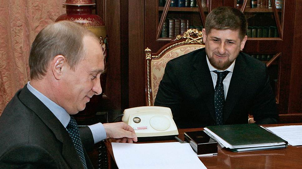 «Если мы хотим, чтобы у нас была великая держава Россия, то должен быть президент Путин. Почему в Казахстане пожизненно можно быть президентом? Или в Туркменистане? Почему в России не может такого быть?» 