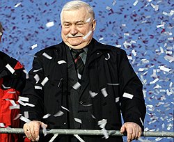 Лех Валенса решил повторно настоять на прошлом без Болека через суд 