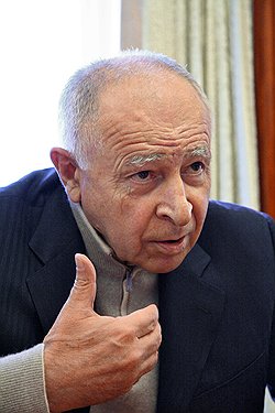 Муху Алиев значится в списке претендентов на пост главы Дагестана, но его сторонникам уже объяснили, как вести себя при смене власти 