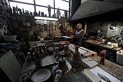 La Fonderia Marinelli, специализирующаяся на литье церковных колоколов и пользующаяся особым расположением папы римского, является старейшей семейной фирмой Италии