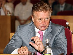 Леонид Тягачев (№ 14): я знаю Медведева уже десять лет и могу сказать, что он просто гигант 