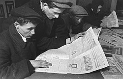 Повсеместный переход на латинскую графику создал большие проблемы для издания газет, трудноразрешимые — для машинисток и неразрешимые — для телеграфисток 