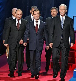 Борис Грызлов (справа)