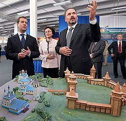 Губернатор Михаил Мень показал Кремлю действующую модель суверенно-демократической конкуренции на выборах